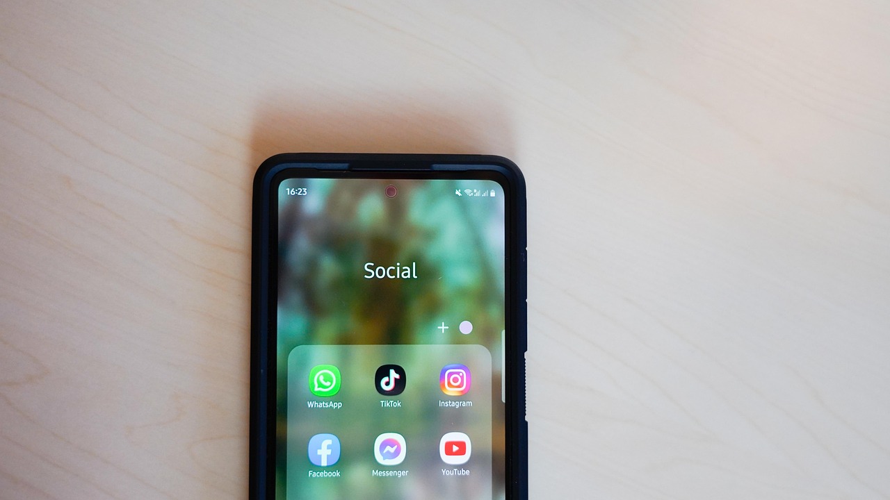 Social media marketing con intelligenza artificiale: come usare l’AI per comunicare meglio